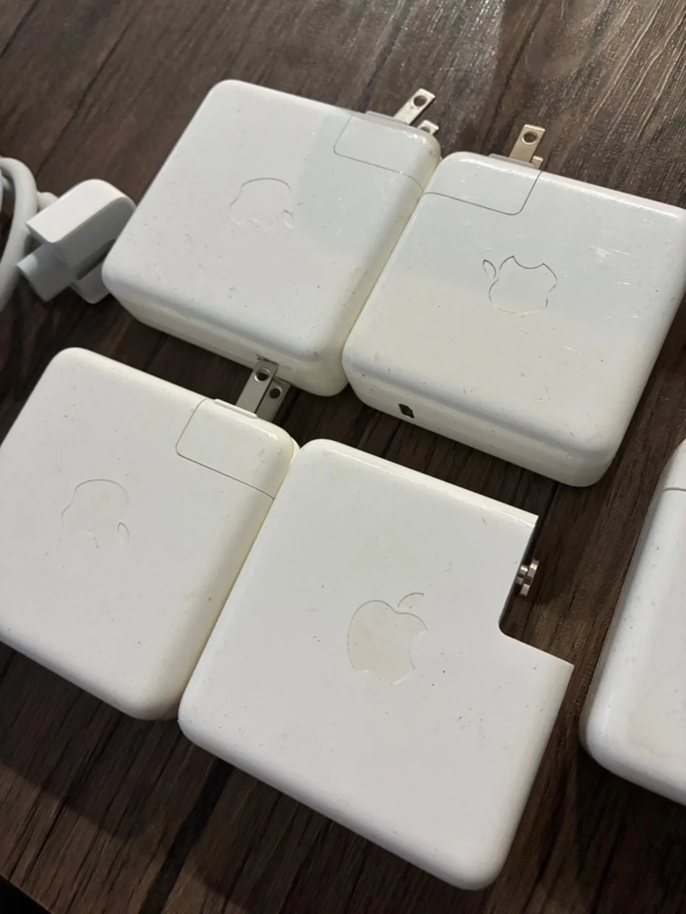 5 Apple White MacBook Power Adapters - 5 pack with 2 plugs